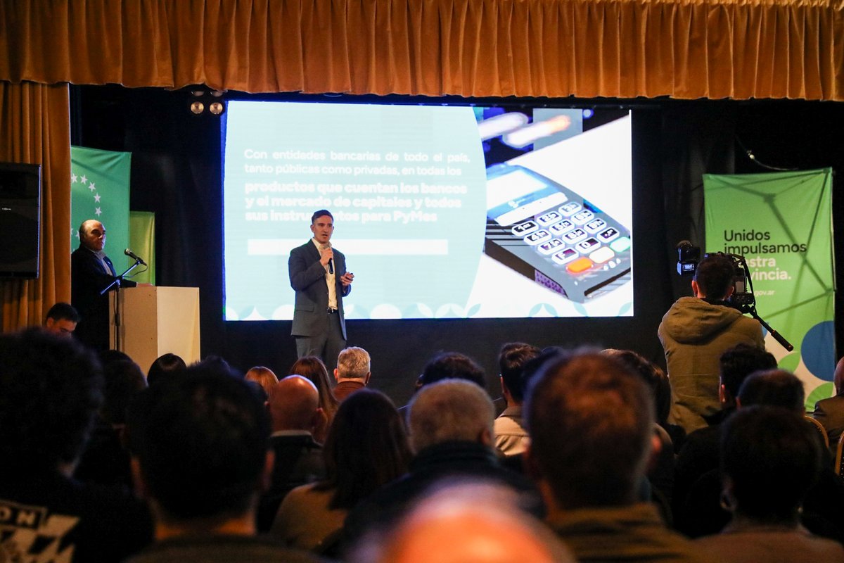 FOGARÍO: IMPULSO AL DESARROLLO RIONEGRINO

En un momento difícil para el federalismo, desde Río Negro reafirmamos algo que no podemos olvidar: la Nación se construye desde las provincias. Desde cada rincón donde se produce, se trabaja y se genera valor. No hay país posible sin el