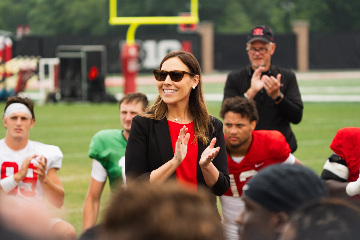 Great having AD Keli Zinn stop by practice today to address the team! 🪓 

<a href="/ZinnKeli/">Keli Zinn</a> | <a href="/RUAthletics/">Rutgers Scarlet Knights</a>
