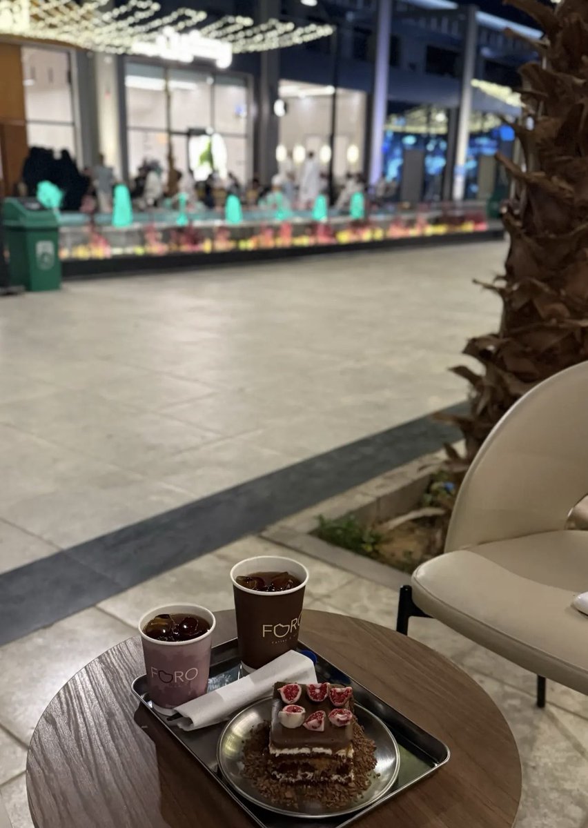 رتابه المزاج تكمن 
في قهوه المساء ☕️

#مساء_الخير 
#مساء_الخير_والسعاده