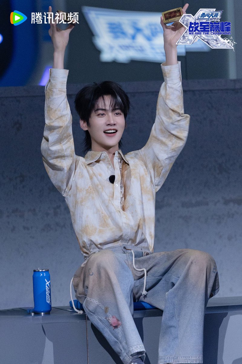 —— 🌌🚀👩🏻‍🚀 —— 
『06.08.25 』
战至巅峰’s Weibo update

#WeAreTheChampionsS4 ภาพเบื้องหลังของสมาชิกทีมจัดส่งแล้ว📸
✅ละครฉากเล็ก ๆ แบบสนุกสนาน💫
✅ ความลับของการผ่อนคลายขั้นสุดยอด
✅เบื้องหลังการถ่ายทำเต็มไปด้วยความตื่นเต้น 🚀

#ZKYx战至巅峰4 
#周柯宇 #โจวเคออวี่ #Zhoukeyu