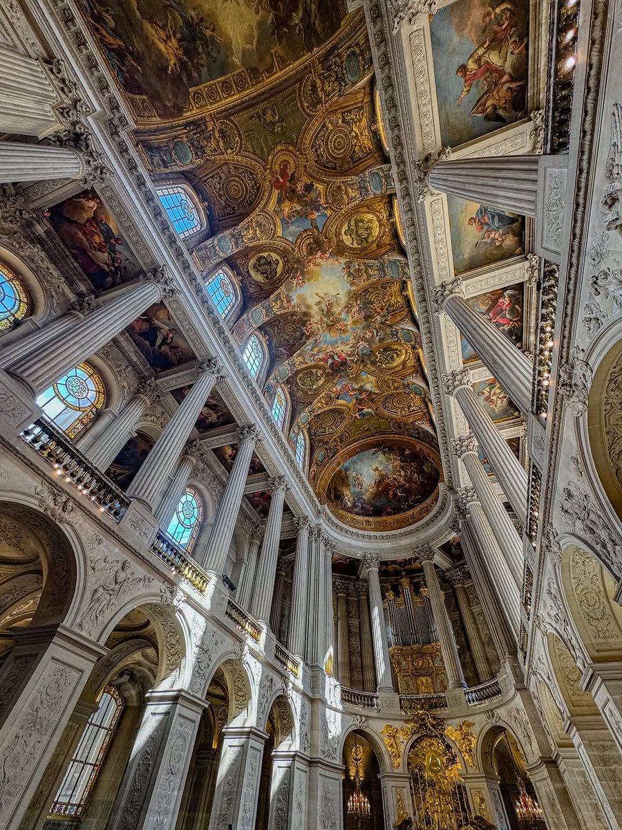 The interior of the Royal Chapel (Chapelle Royale) the Palace of Versailles in France 🇫🇷.