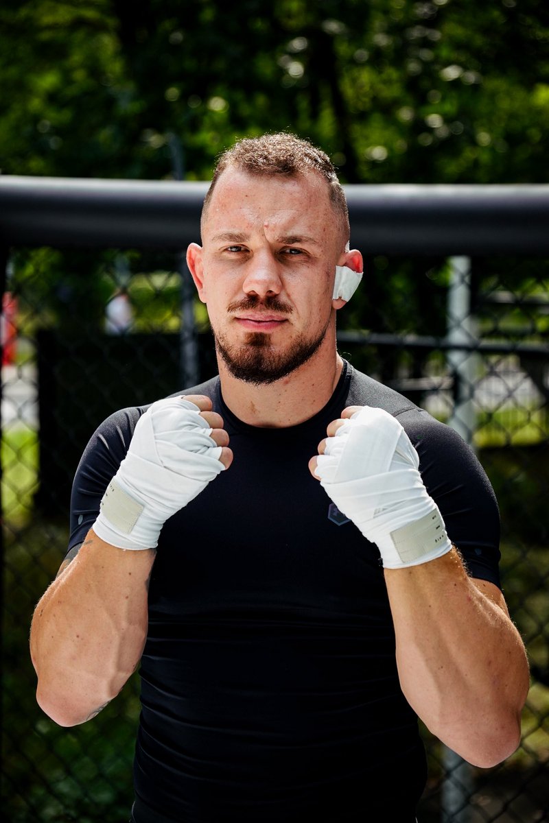 Po 17 miesiącach przerwy od klatki KSW czas pokazać, że muszę tam bywać częściej! 
#teamkokos kto z kokosem ?