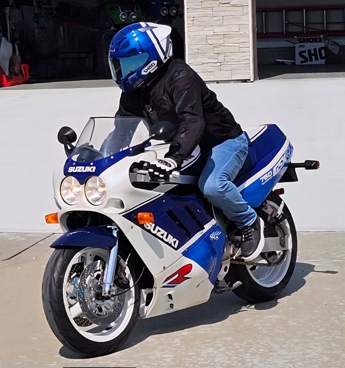 Heading out for a ride with my new lid. #shoei #suzuki #gsxr #Slingshot #gsxr750