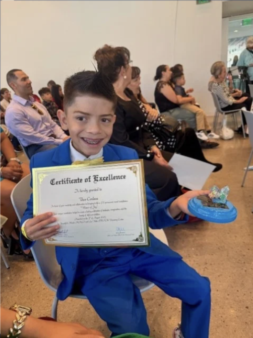 We are incredibly proud to share that Theo, one of our amazing Roadrunners participated in a 3-D mural art project now on display at La Nube!  We invite everyone to visit the mural on the fourth floor of La Nube and see this incredible piece of collaborative art.