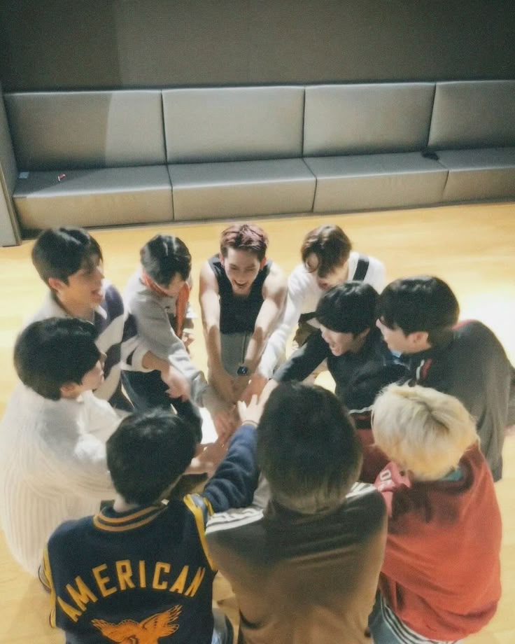 KEYSAJUN's tweet photo. First post after been a while. Happy 5th anniversary ya, semoga kalian selalu bersama sampai kapan pun dan aku doain comeback kalian kali ini sukses besar!
HALF-DECADE OF HEARTBEATS 
#TREA5URE_ANNIVER5ARY_2025
#트레저와_함께한_5번째여름
#TREA5UREと過ごす5回目の夏
@treasuremembers https://t.co/a4AgdPDAfm