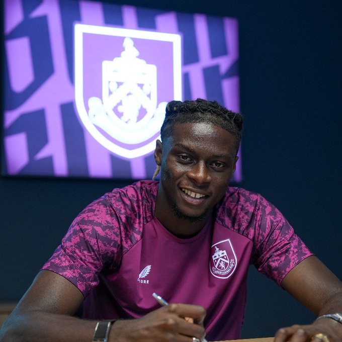 idextratime's tweet photo. โ
RESMI: Burnley mendatangkan Lesley Ugochukwu (21/CDM/๐ซ๐ท) dari Klub Jurdun Dunia, Chelsea dengan biaya ยฃ20 juta dan dikontrak selama 5 tahun.
#TransferExtraTime https://t.co/SNUm5Ae8fk