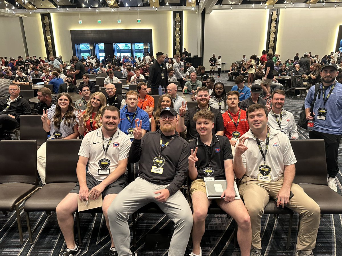 Great week at <a href="/FBRecSymposium/">Personnel and Recruiting Symposium</a> with the squad 🔥