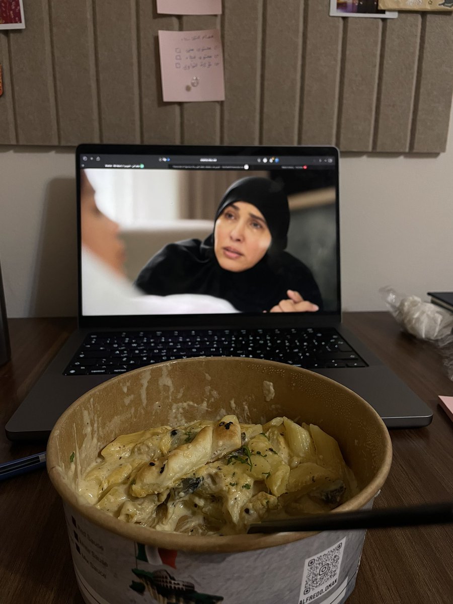 Justnajed's tweet photo. حياة خرّيج مستمتع في نطاق غرفته https://t.co/TJd1ybxaN4