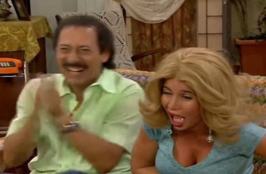 Melmaga20's tweet photo. Wanda Nara haciendo publicidad con Mani King jajjajajjajjaa https://t.co/rTcvVuvs8u