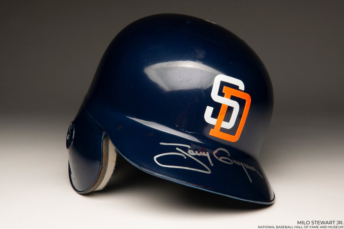 Tony Gwynn’s pursuit of his 3,000th hit took him north of the border, marking the first time a player reached the milestone on foreign soil.

The <a href="/Padres/">San Diego Padres</a> helmet he wore #OTD in 1999 is part of the Museum’s collection.

#Shortstops » ow.ly/8vOS50WACUW