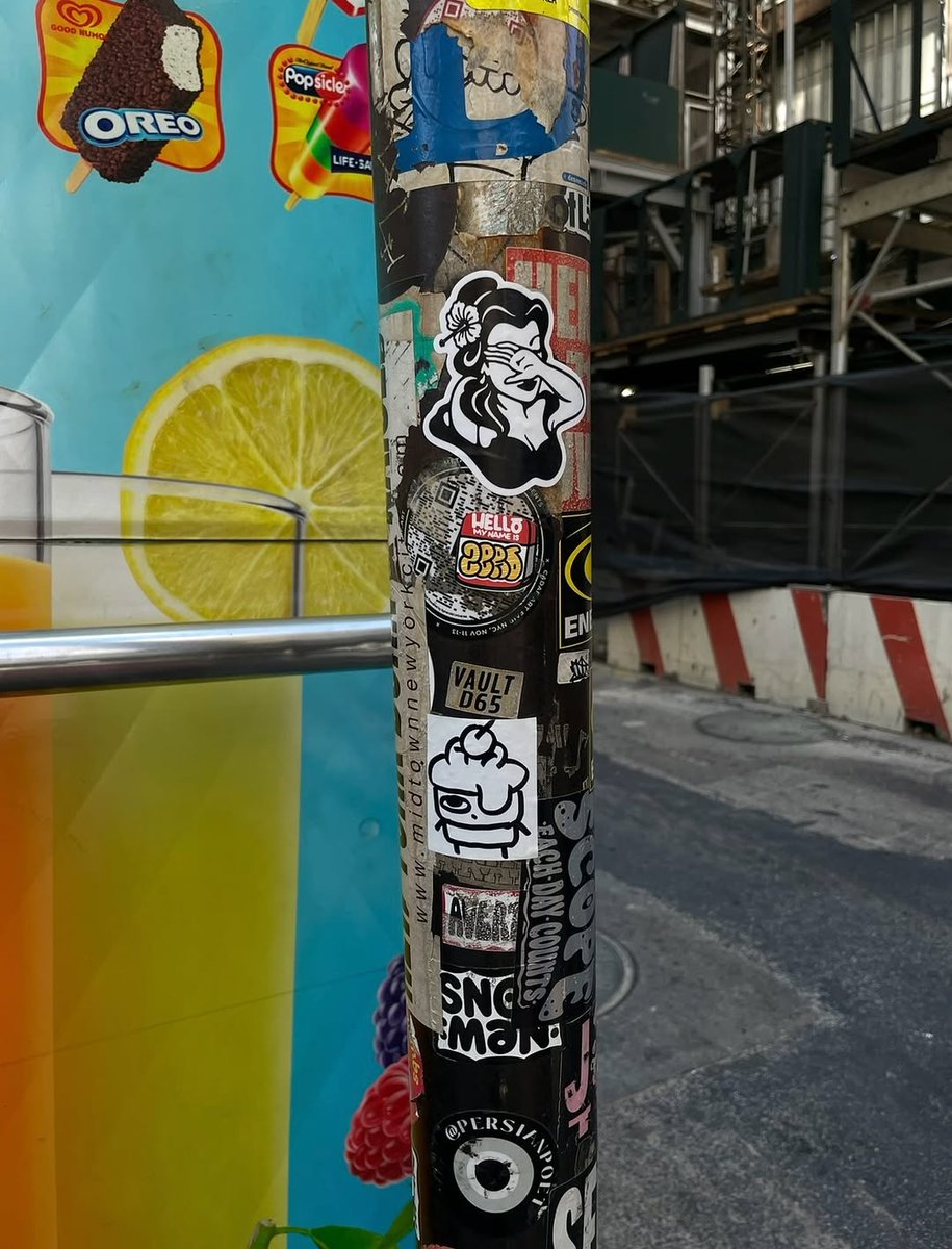 pedrollobet's tweet photo. #streetsticker https://t.co/lqdnLQMlsm