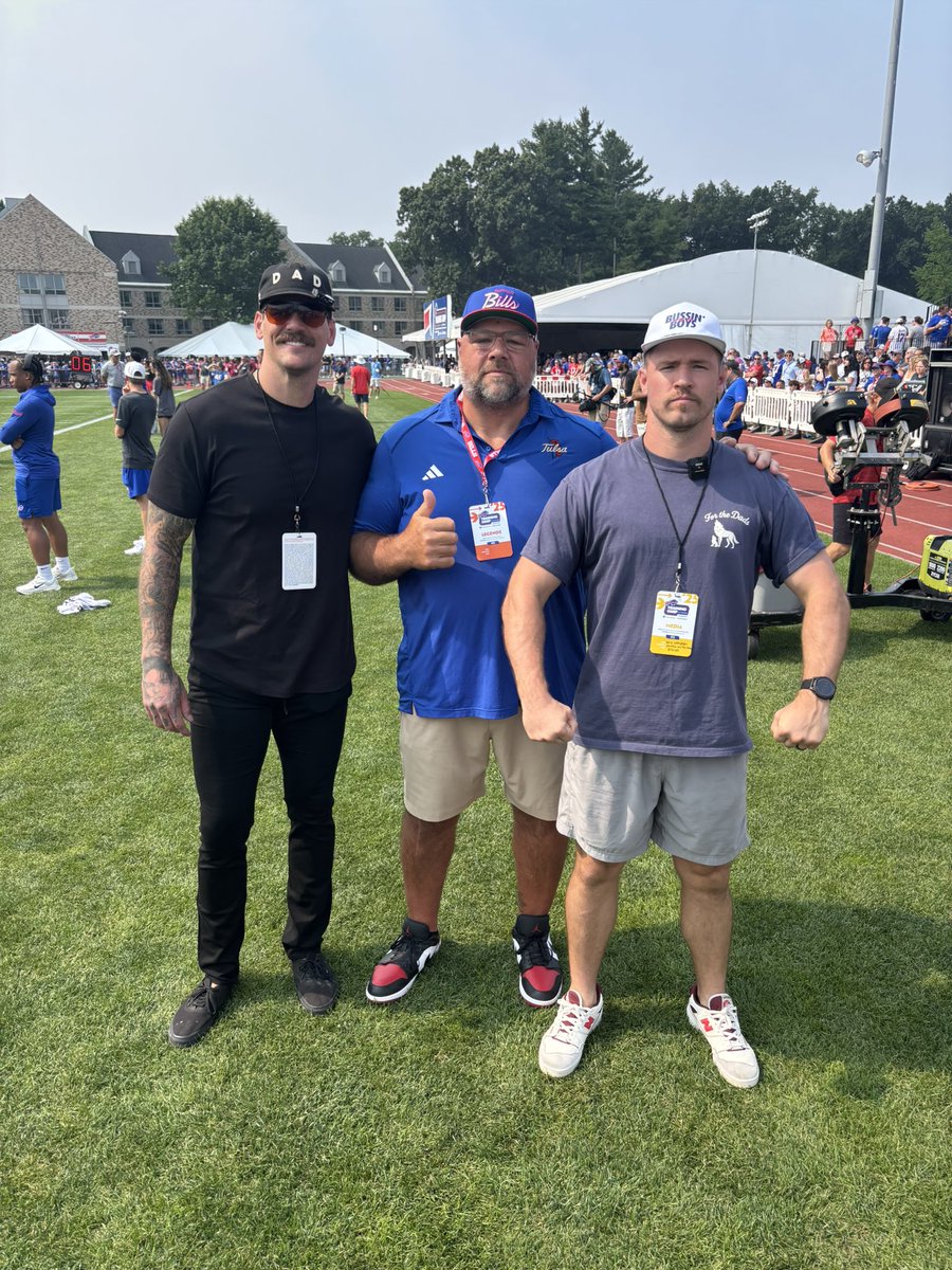 Got to meet <a href="/_willcompton/">Will Compton</a> and <a href="/TaylorLewan77/">Taylor Lewan</a> NFL Alums and creators of <a href="/BussinWTB/">Bussin' With The Boys</a> at Bills Training Camp today…Respect their games on and off the field immensely…Thanks for the time fellas!
