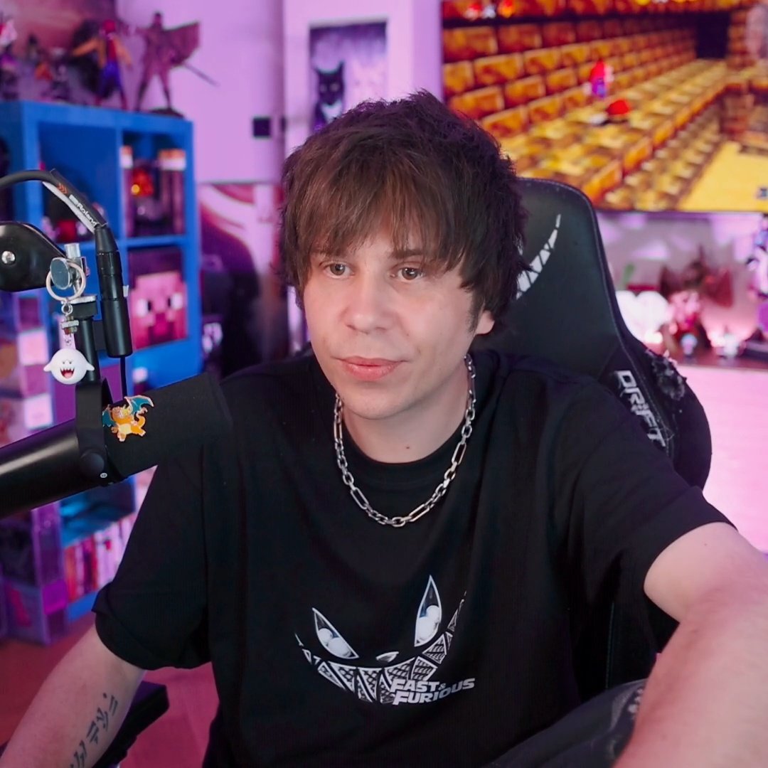 rubiuhfernet's tweet image. volvio mí rubius favorito con el pelo para abajo y sin gorra te amo hoy y siempre mí vida