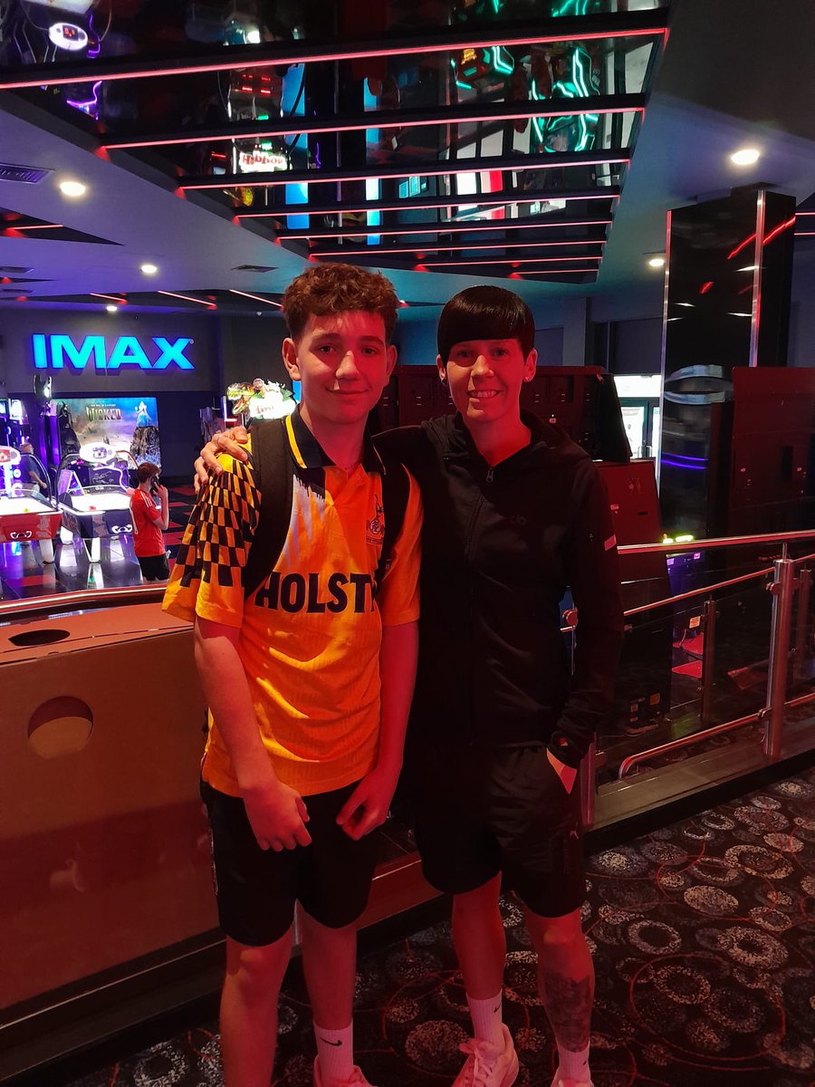 classicspurs's tweet image. Big thanks @SpursOfficial To Ashley Neville for spending time chatting to my Grandson at Rushden Lakes today, and having a photo with him!