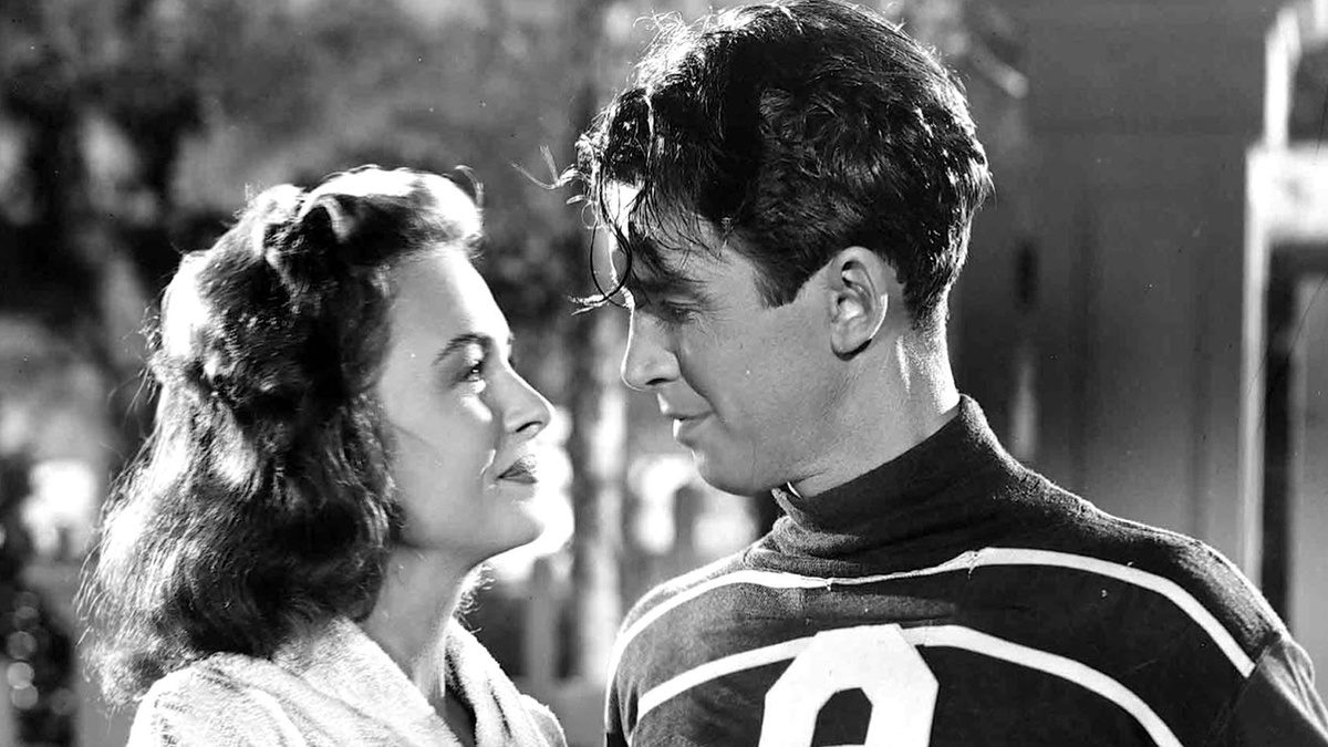 QUÉ BELLO ES VIVIR (IT'S A WONDERFUL LIFE. Frank Capra, 1946) es una joya atemporal.
La historia de George Bailey es un faro de esperanza que te hace creer en la bondad del ser humano.
¿Eres de los que siempre la ve en Navidad?