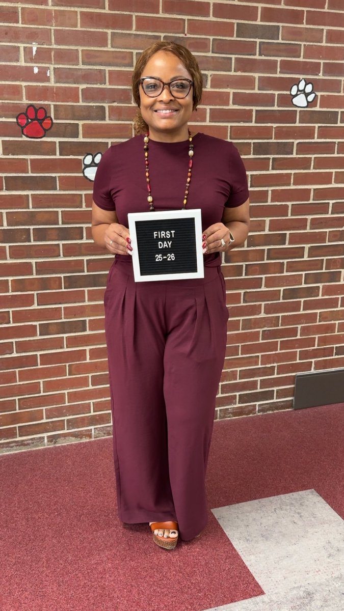 BelzerBears's tweet photo. 🚍At Belzer, The FIRST DAY of school isn’t just exciting for the scholars! Hooooray for the 1st Day of the 2025-2026 school year! 📚#LTDday1 https://t.co/88fHpISWEm