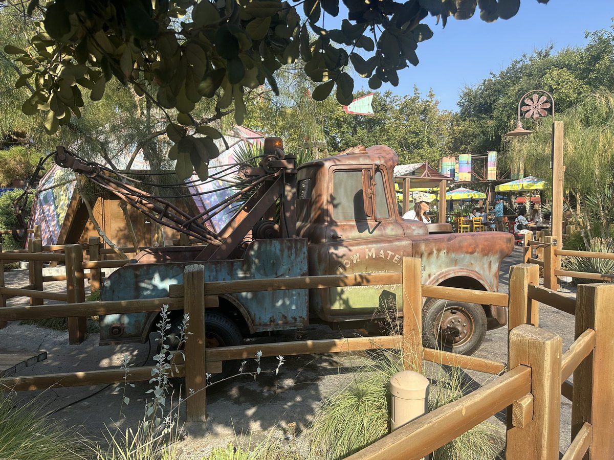 ✨🚀Out of Context Pixar 🌵✨ (@outofcntx_luxo) on Twitter photo  ✨🚀Out of Context Pixar 🌵✨ (@outofcntx_luxo) on Twitter photo