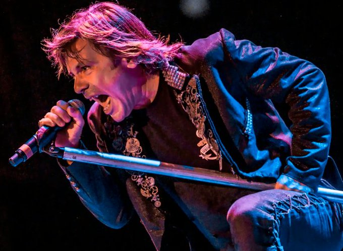 blogofenia's tweet photo. ¡Hoy cumple años BRUCE DICKINSON! #HappyBirthdayBruceDickinson @IronMaiden #ScreamForMe https://t.co/ioMbcQFn1K … https://t.co/npfoep9lz7