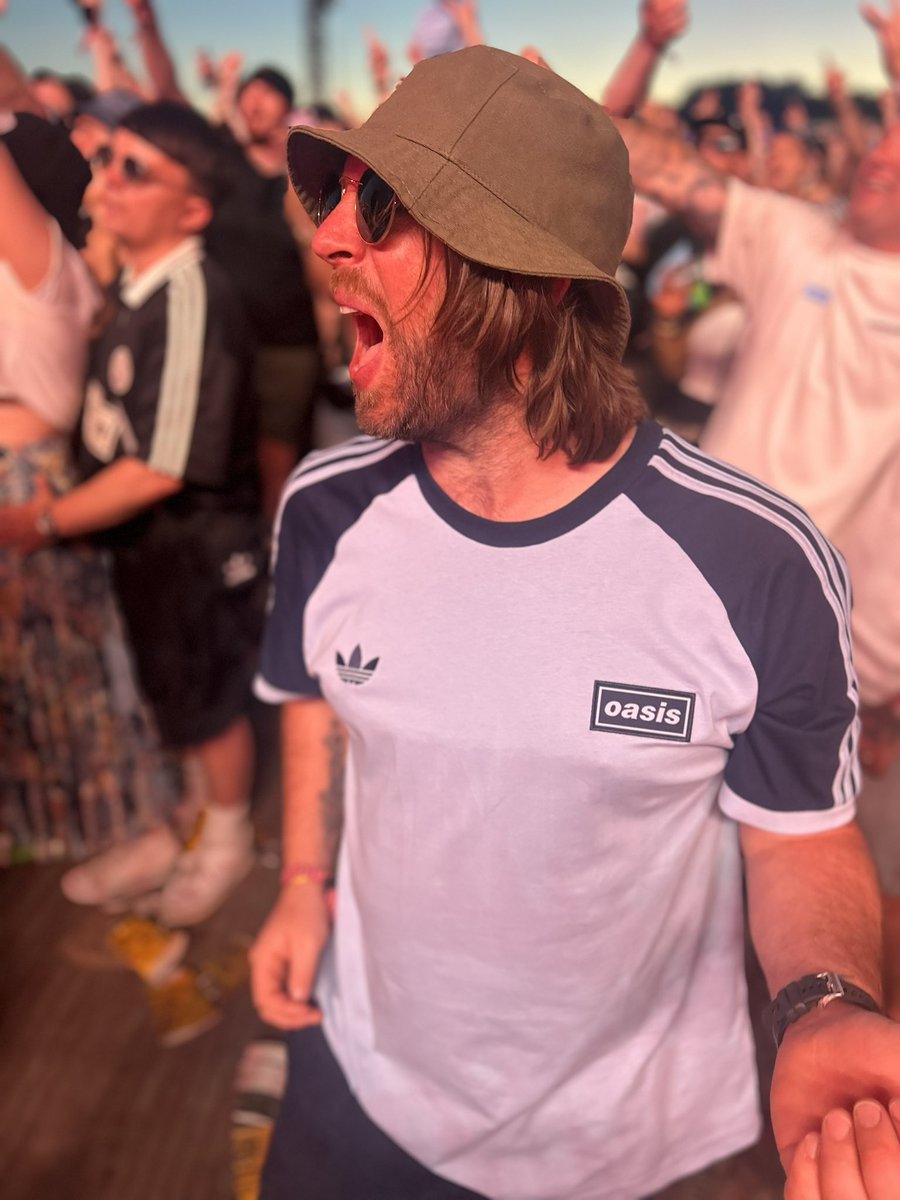 ClaireLoftus9's tweet photo. @TaylorMod @nadean_ni Heaton Park 12.07.25 with the husband. https://t.co/UgQxOl9sUO