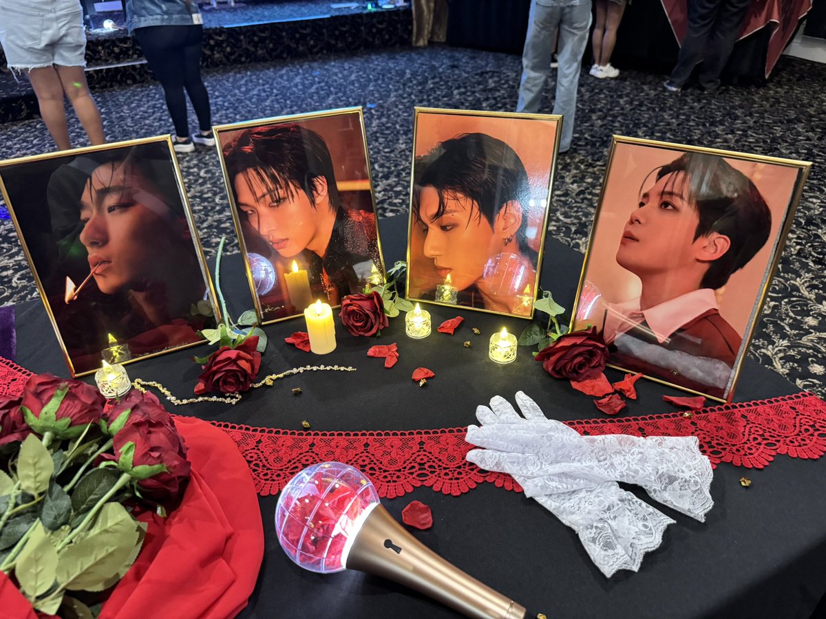 le3ann's tweet photo. Beautiful setup for the preconcert pop-up! Cant wait for the concert this weekend! 
#ateez #ATEEZpopup #inyourfantasypopup https://t.co/q0KNusj2Ts