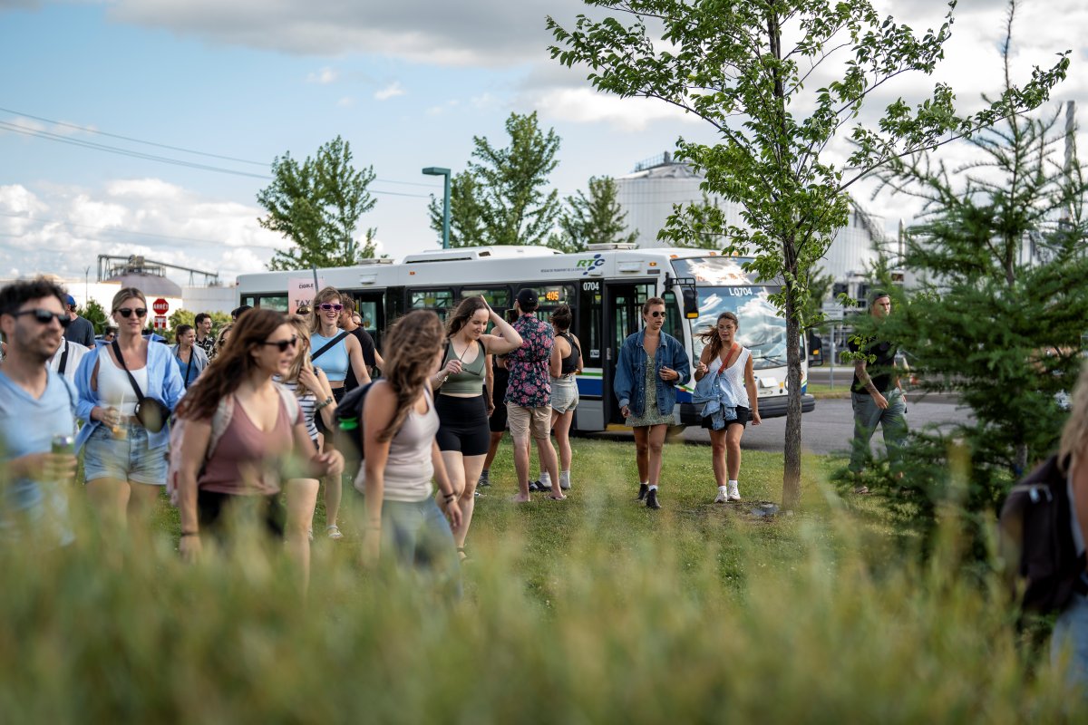 Cette fin de semaine, rendez-vous à Cigale sans tracas grâce à notre service de navettes! 🎵🤩

Départs du centre-ville, de Charlesbourg et de Beauport 🚍 rtcquebec.ca/cigale

📸 Crédit photo : Dominic Courchesne