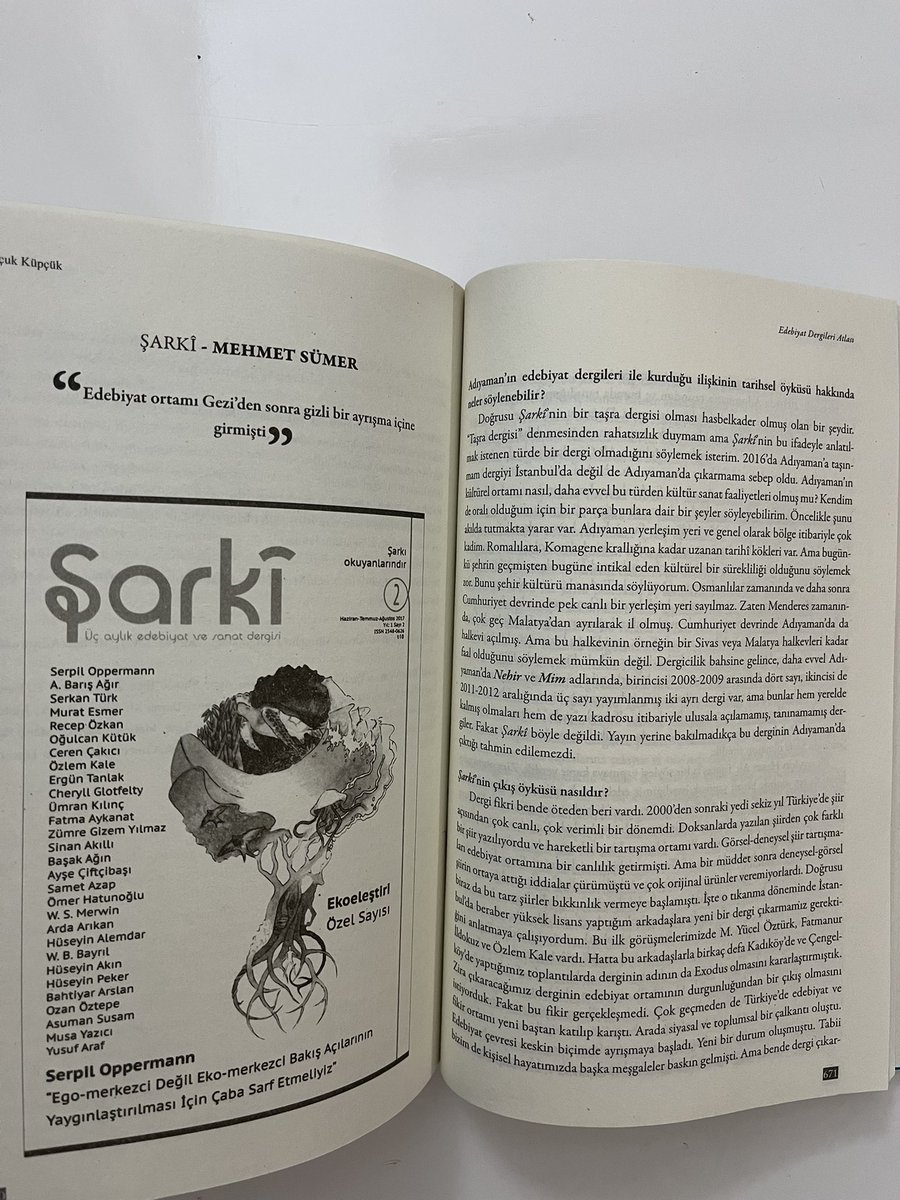 Şiir batmışların işidir. Şairler başarısız girişimcilerdir. Başlamak için gereken heyecanı fazlasıyla taşır ama sürdürmek için lazım olan istikrarı gösteremezler. O yüzden istikrar isteyen hiçbir işte başarılı olamazlar. Selçuk Küpçük’ün Dergiler Atlası’nı bu duygularla okuyorum.