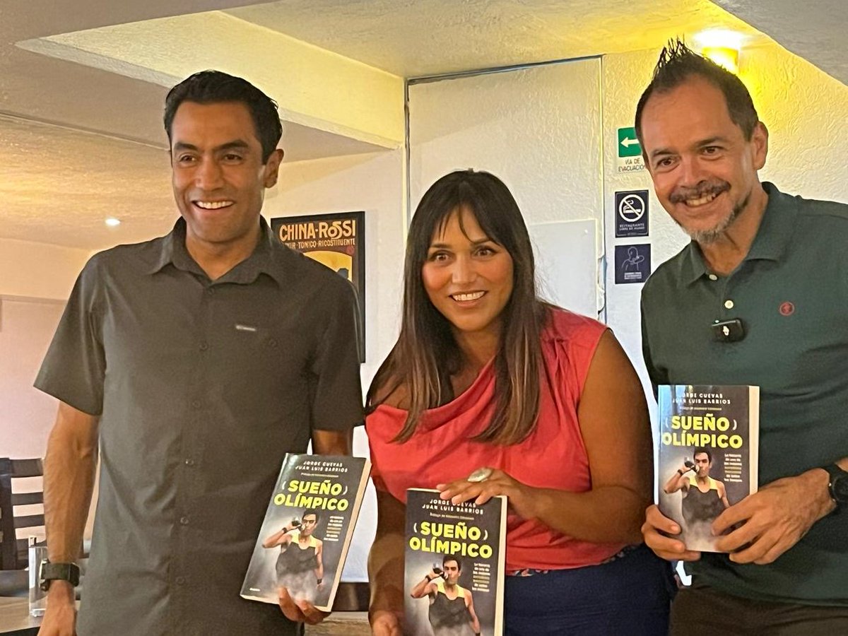 IMER Noticias (@imer_noticias) on Twitter photo ✨🏃♂️ El maratonista olímpico y campeón mundial Juan Luis Barrios presentó su libro ‘Sueño Olímpico’, donde plasma su historia de vida con la opinión de entrenadores y amigos que lo han acompañado en su carrera deportiva de más de 30 años.
📸: <a href="/irmacue/">Irma Cuevas</a> ✨🏃♂️ El maratonista olímpico y campeón mundial Juan Luis Barrios presentó su libro ‘Sueño Olímpico’, donde plasma su historia de vida con la opinión de entrenadores y amigos que lo han acompañado en su carrera deportiva de más de 30 años.
📸: <a href="/irmacue/">Irma Cuevas</a>