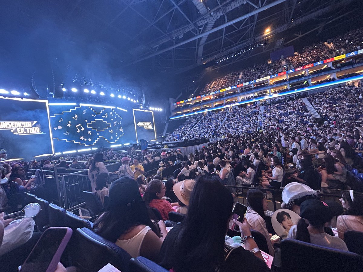 Wolverette20's tweet image. #RUNSEOKJIN_epTOUR_LONDON #O2