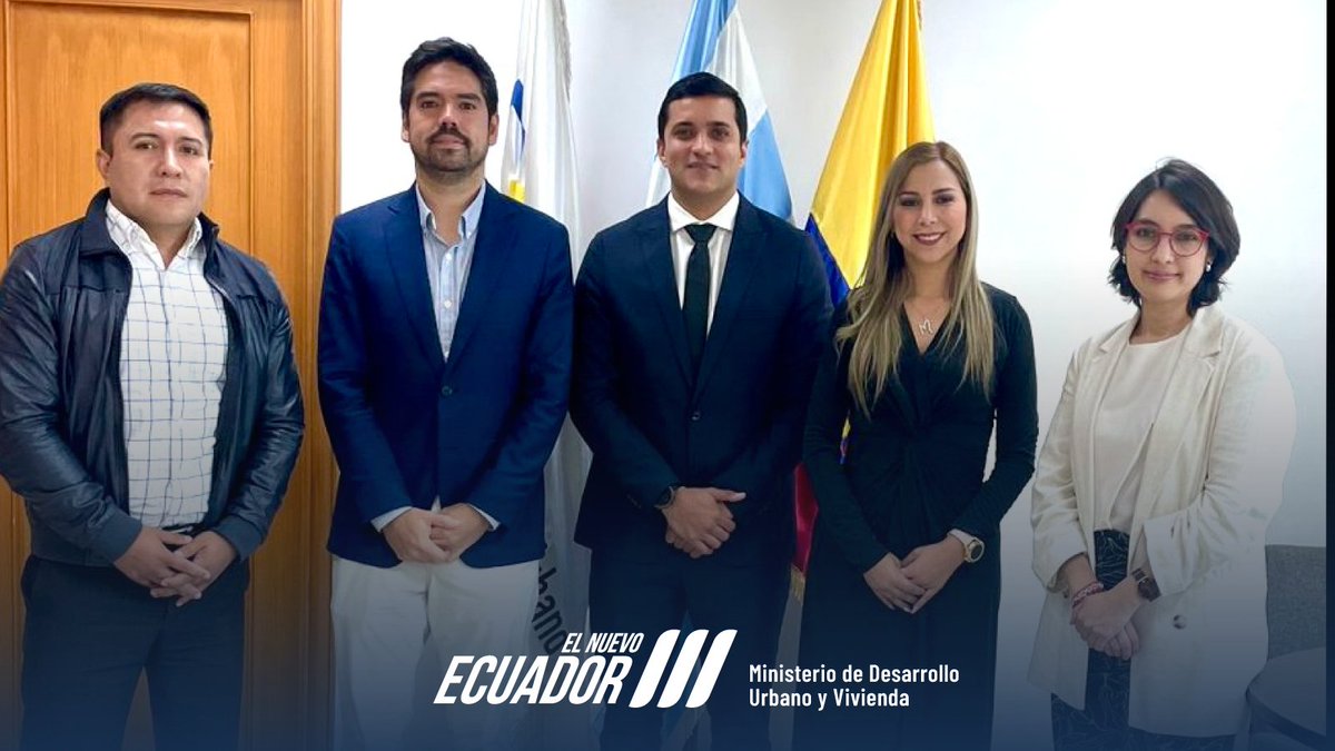 🤝#Guayaquil | Hoy el ministro (e) <a href="/Ivan_Giler_I/">Ivan Giler Intriago</a> y la viceministra (e) Fernanda Roldán se reunieron con Rodrigo Donoso y Natalia Dueñas del <a href="/BancoMundial/">Banco Mundial</a> para analizar los avances del proyecto #CreamosVivienda.
#ElNuevoEcuador