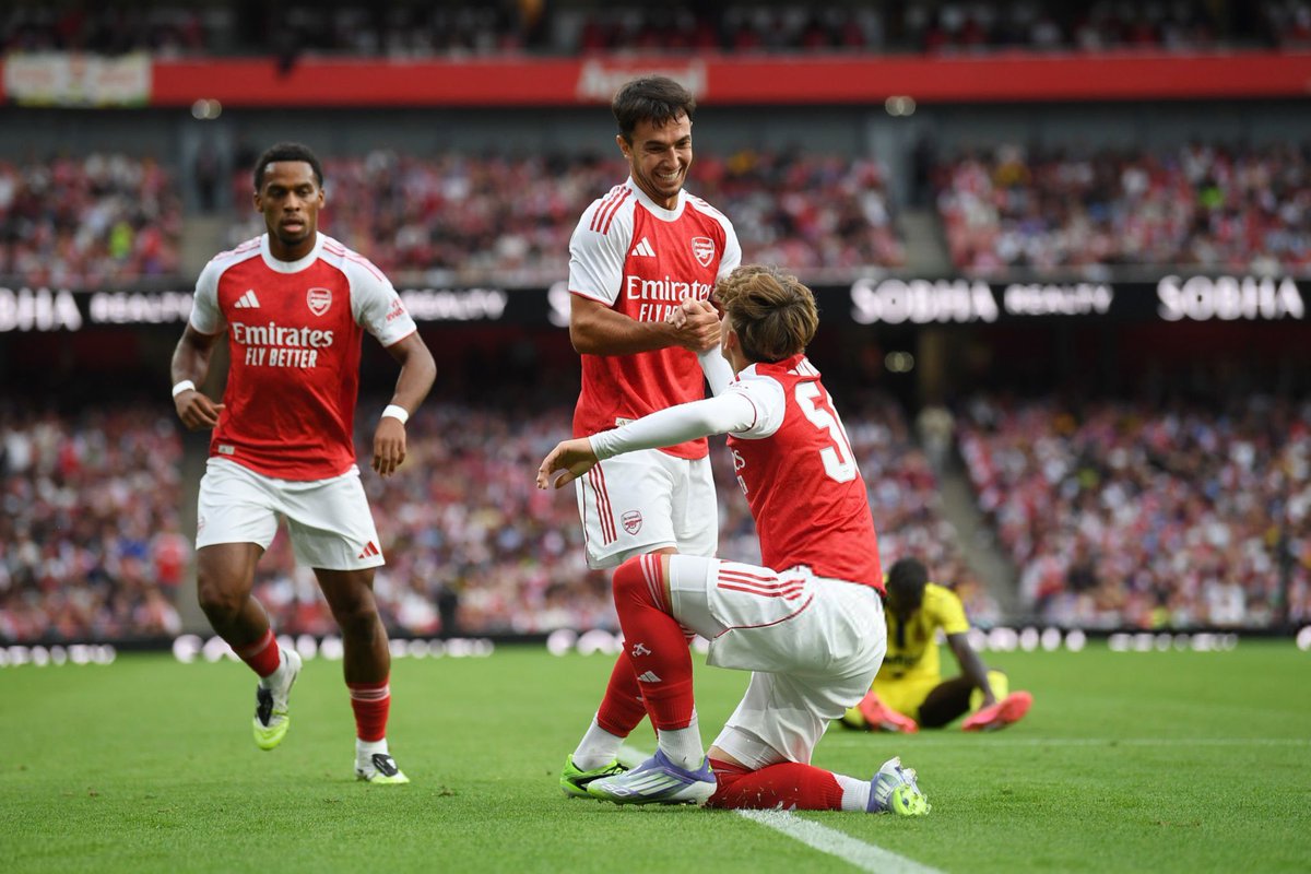 FT: Arsenal 2-3 Villarreal. 

Kekalahan beruntun kedua Arsenal di pre-season. Sisa 1 game lagi sebelum PL dimulai. Siap ngga ya mereka kalau berkaca dari pre-season sejauh ini? 

All the best deh ya. #COYG