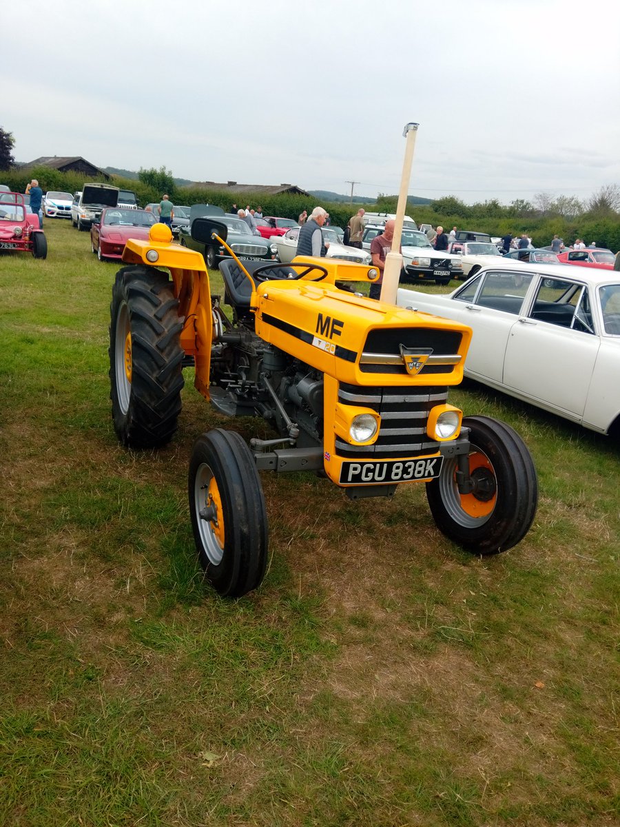TheSuperpigeon's tweet photo. Highlights from the Griffins Head tonight. #SimplyLoveleh #Papplewick #CarMeet #CarCulture https://t.co/2RU8cJcjun