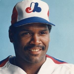 Say a prayer for #expos legend @timraines30, who is having a rough go of it with a serious recurrence of Lupus which struck him in 1999-2000.
Rock was seen recently in a wheelchair at a card show in Chicago.
Wishing him a speedy recovery.