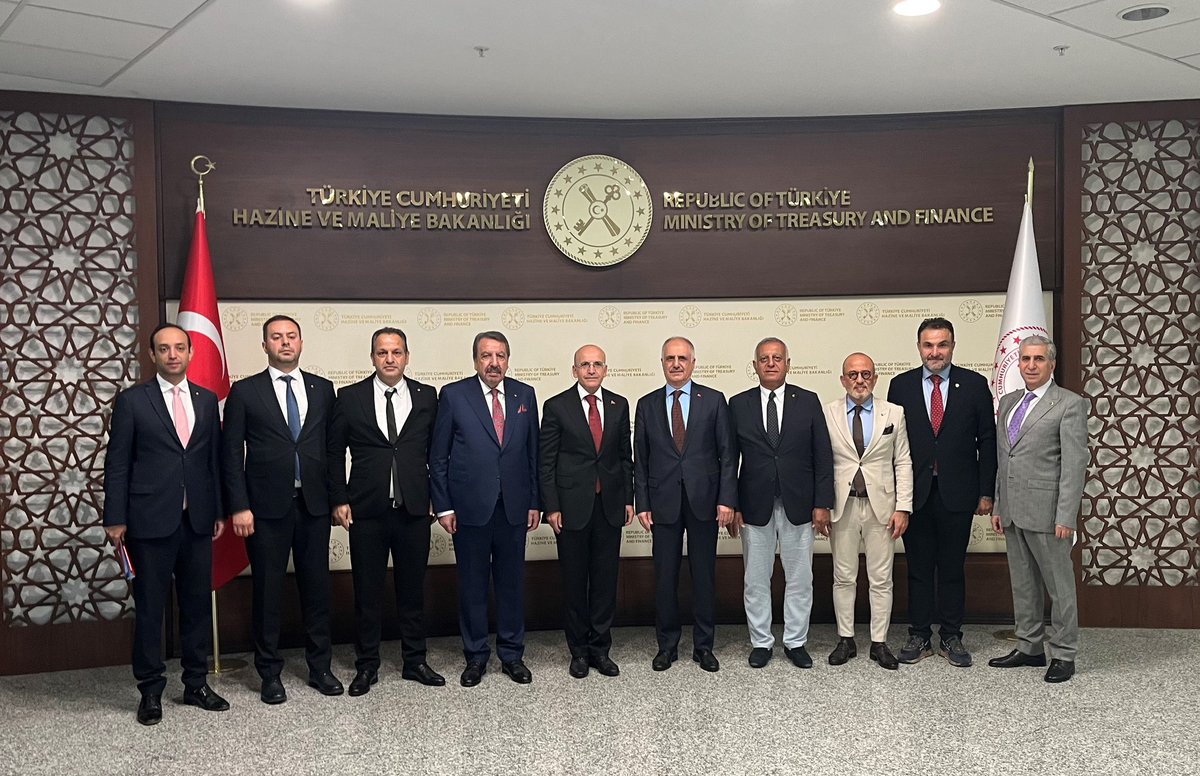 TOBB Sigorta Acenteleri İcra Komitesi, Hazine ve Maliye Bakanı Mehmet Şimşek’i makamında ziyaret etti. tobb.org.tr/Sayfalar/Detay… 
<a href="/HMBakanligi/">T.C. Hazine ve Maliye Bakanlığı</a>