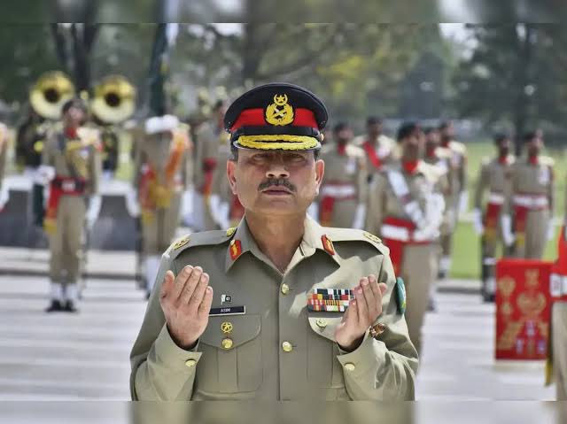 Pakistan’s COAS Field Marshal Asim Munir to attend CENTCOM change of command ceremony in USA-Pakistani media sources.

#usa #pakistan #PakArmy #AsimMunir