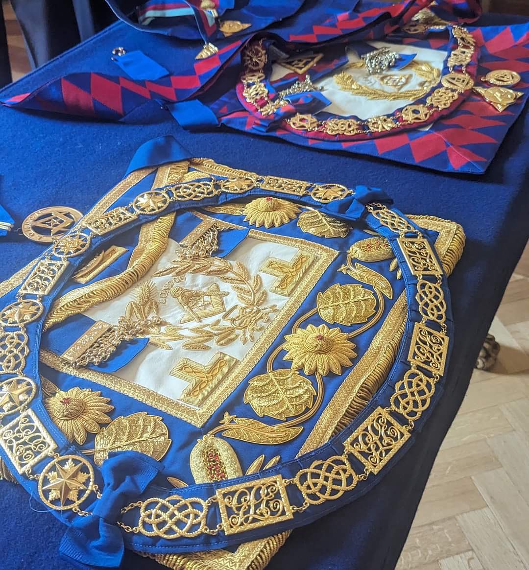 Shaun Butler ACIM (@shaun_ugle) on Twitter photo It’s only when you see them up close that you truly appreciate the extent of the craftsmanship (excuse the pun!)
#Freemasons #RoyalArch <a href="/UGLE_GrandLodge/">United Grand Lodge of England</a> It’s only when you see them up close that you truly appreciate the extent of the craftsmanship (excuse the pun!)
#Freemasons #RoyalArch <a href="/UGLE_GrandLodge/">United Grand Lodge of England</a>