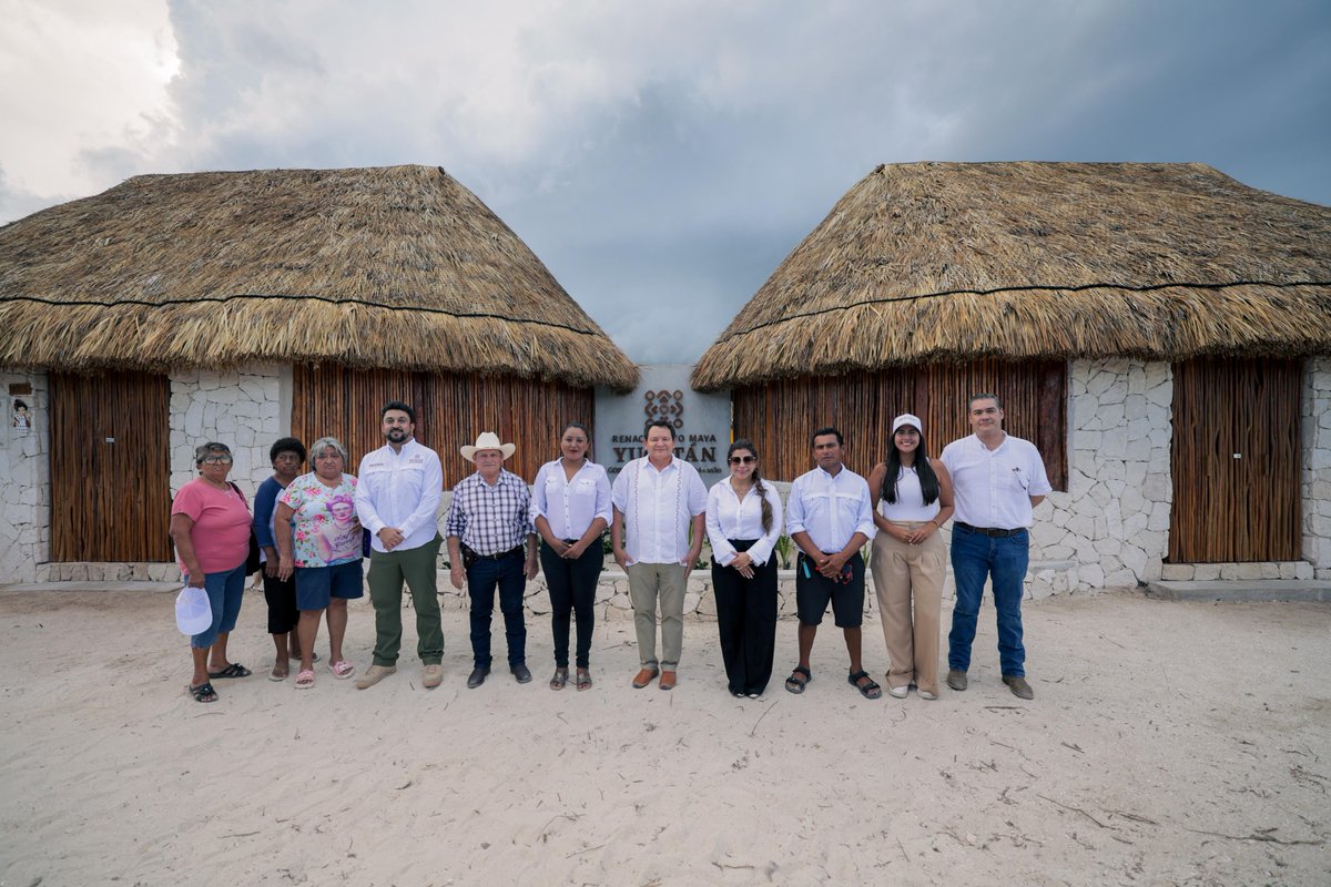 En Playa Bonita, en San Felipe, junto a mi esposa Wendy, inauguramos nuevos baños para las y los turistas que visitan esta hermosa playa. 🏖️ 🐚 

Siempre llevaré en alto el nombre de mi tierra, porque orgullosamente soy oriundo de este bonito puerto. 🤩
