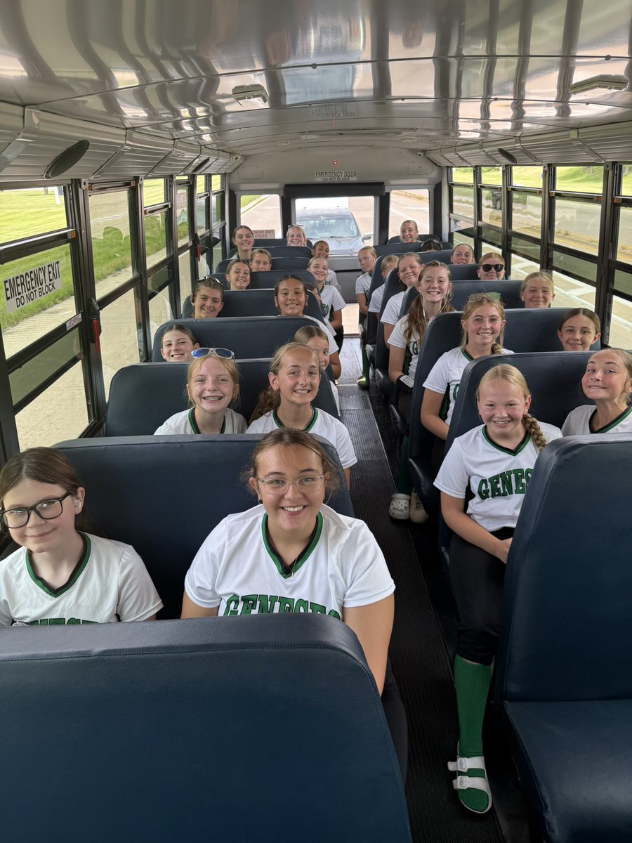 johnsonsciteach's tweet photo. Kicking off our middle school season today with a bus ride to Aledo! Go Leafs! #gmssoftball #beleafs @GeneseoCurrent @LeafSoftball @geneseodist228 https://t.co/v0HLwuqn8h