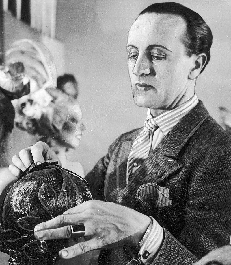 The Naming Game (@the_naming) on Twitter photo Antoine de Paris wins at Sligo for <a href="/tuvastables/">Noel Meade Racing</a>. Antoni Cierplikowski was a Polish hairdresser who became known as Antoine de Paris. Among his clients were Coco Chanel, Sarah Bernhardt, Greta Garbo, Eleanor Roosevelt, and Brigitte Bardot. Antoine de Paris wins at Sligo for <a href="/tuvastables/">Noel Meade Racing</a>. Antoni Cierplikowski was a Polish hairdresser who became known as Antoine de Paris. Among his clients were Coco Chanel, Sarah Bernhardt, Greta Garbo, Eleanor Roosevelt, and Brigitte Bardot.