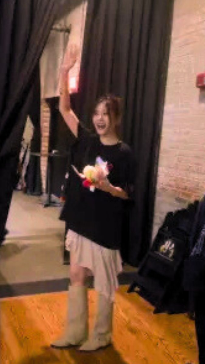 ☆ low quality photos of a high quality girl (aka i did not have time to adjust my phone to the right settings during dallas send-off)

☆ uau in dallas send-off jiu 

#jiu #uau #uauindallas #uauintexas #유아유 #지유