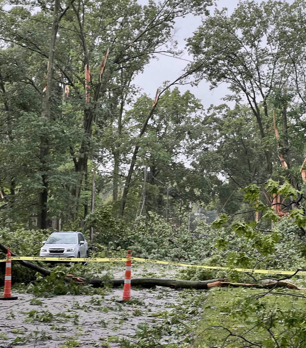 One year ago today, severe thunderstorms brought widespread wind damage and 5 tornadoes to northern Ohio, resulting in the largest power outage ever recorded in the Cleveland area with some outages lasting over a week. Check out our event review here! 

weather.gov/cle/event_2024…