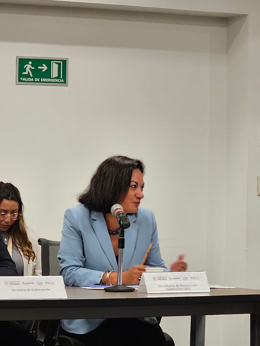 feller_jennifer's tweet photo. Desde @SRE_mx agradecemos a @SE_mx y damos la bienvenida a la Instalación del Grupo Consultivo Interinstitucional sobre Conducta Empresarial Responsable, cuya labor contribuirá a nutrir la agenda de 🇲🇽 en materia de empresas y derechos humanos en el ambito multilateral 🙌🏼 https://t.co/0tSHx1kMH0