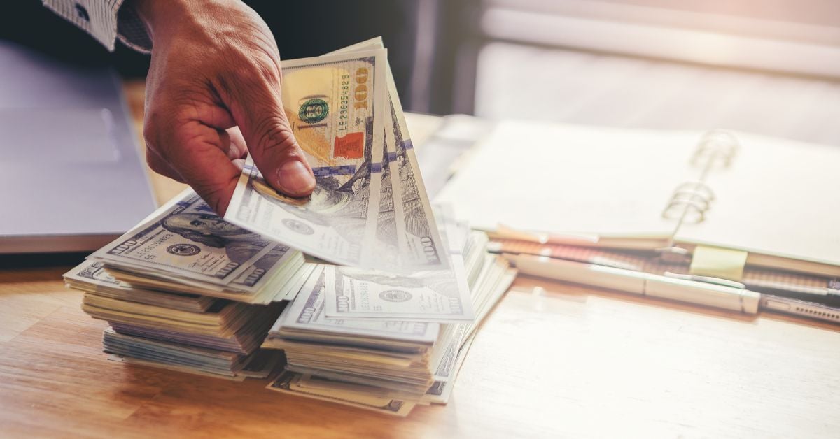 MrJDFarmer's tweet image. Thinking of selling your business on your own? 

Here are 7 costly mistakes owners make without a broker—and how to avoid them. 🚩  

Read the full list: hubs.li/Q03BF0g80  
#BusinessTips #PracticeTransitions