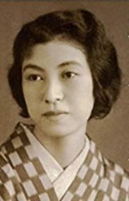 cupgrangers's tweet photo. the aged person
wanting to become a tree
embraces a tree 

--"The aged person" by MItsuhashi Takajo, for #WomeninTranslationMonth. Translated by Makota Ueda. https://t.co/6kVvdFzvOA https://t.co/VGDbQxgCCo