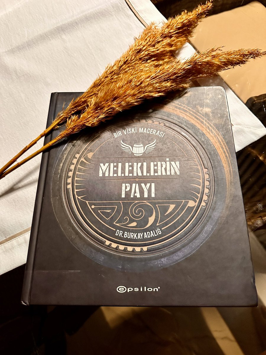 fuldenaba's tweet photo. Arkadaşım aracılığı ile kitabınızı inceleme ve okuma şansım oldu. Naçizane; öyle güzel bir anlatım, öyle kusursuz detaylar, öyle bilgilendirici konular vardı ki, sizi tebrik edip teşekkür etmeden duramadım🙏🏻💐 @meleklerinpayi En kalbi sevgilerimle… https://t.co/X0WJojsG7d