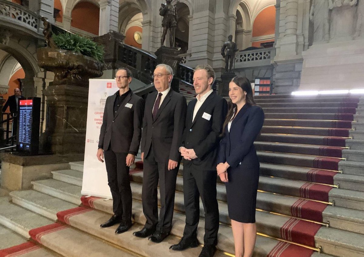 WestcliffGrants's tweet image. What if? 🤔

A few months ago, Dom met with the 🇨🇭 Swiss government.

ckBTC now over 452 BTC 📈

What if that meeting laid the foundation for ckBTC in Swiss banks? 🏦🔥
$ICP is the financial internet 🧠

#ckBTC #Bitcoin #Defi