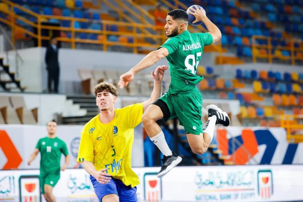 🚨 نتائج مباريات اليوم الأول من بطولة العالم لكرة اليد تحت 19 عام - مصر 2025  🤾‍♂️🔥🇪🇬

السويد 39- 22 الكويت

تونس 43 - 26 أمريكا

البرازيل 26 - 26 السعودية

المغرب 20- 45 المجر

اليابان 32- 30 البحرين

اسبانيا 49 - 19 الجزائر

مصر 46 - 27 كوريا الجنوبية