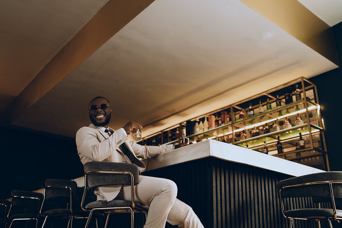 Naah mean!!!!

Dressed by: Suit City Zambia
📸: Kooma Jňr
📍: Jessy’z Fine Dining

#BearWithMe #BearWitness #BearWithChef187 #LoveBearsAllThings