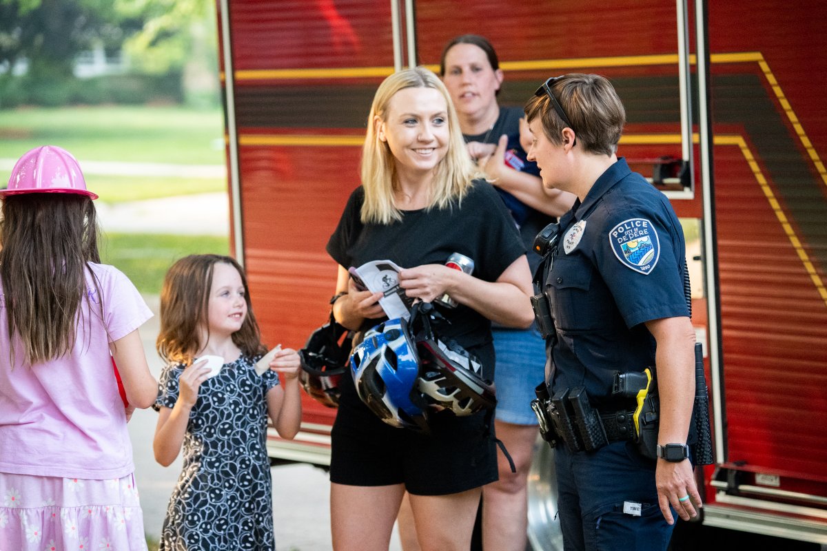 We had a great time at National Night Out yesterday! We have terrific partnerships in De Pere and we're grateful for the support of this community. Thank you also to De Pere Fire Rescue (with Stanley!), De Pere Health Department, and Mayor Boyd for stopping by as well! 💙