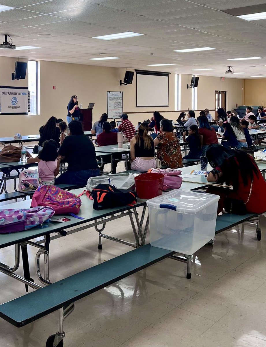 Marisela_BGC's tweet photo. It’s never late to recognize commitment and joy !! 🤩
A big shout out to my team!! They presented last week their programs to the parents and did a FANTASTIC JOB!! 
#Afterschoolprograms #WhateverItTakes #BeTheDifference #bgcelpaso #Parents #ClubSambrano https://t.co/doXC9Qgxy1