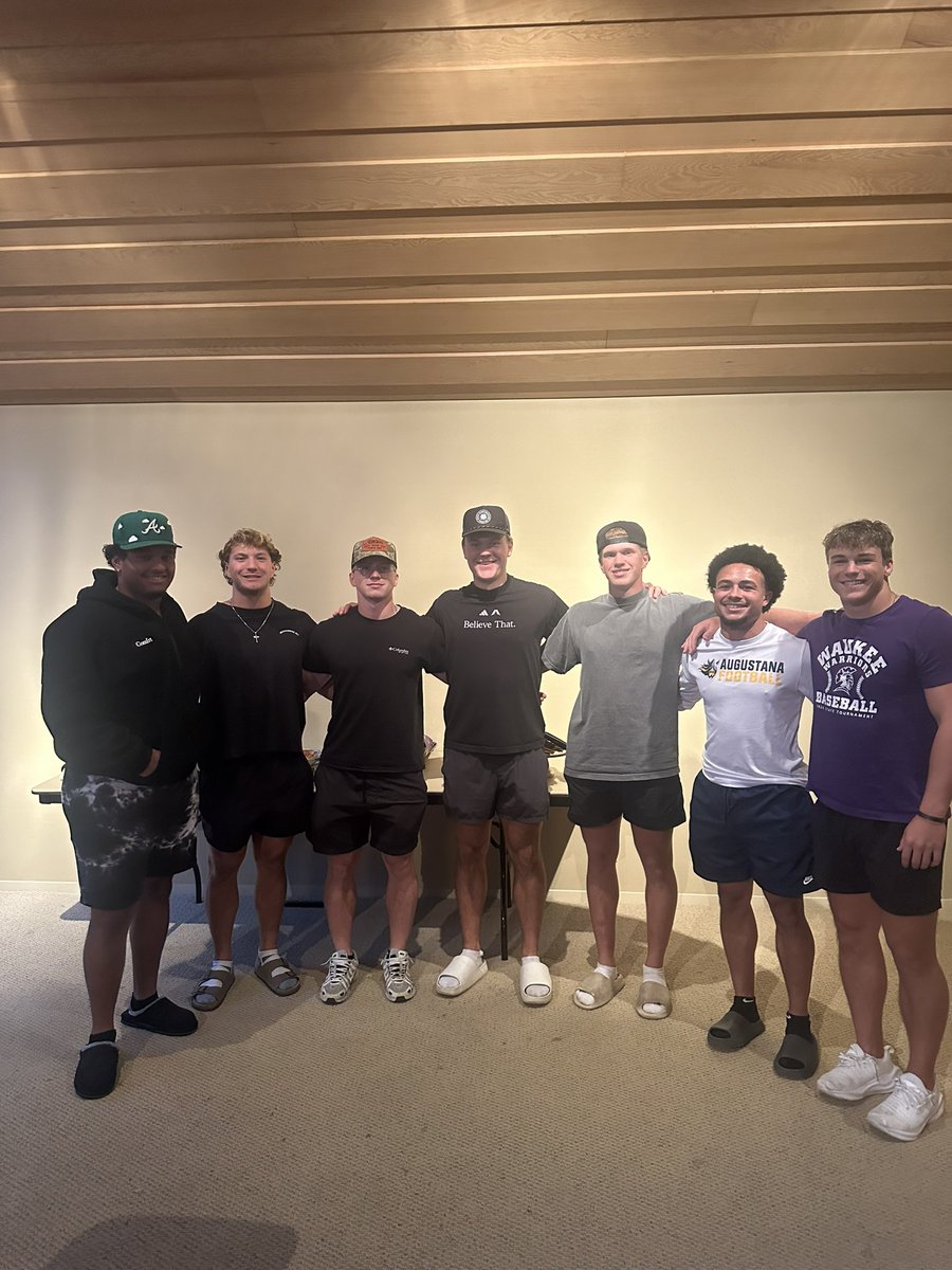 #MAFIA came over for dinner at the house yesterday (minus <a href="/MaxGrand6/">Max Grand</a>)🔥 Happy to have guys back on campus, First 2025 Fall camp practice incoming! #Getloose #FightOn